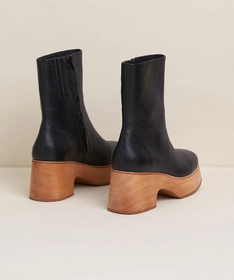 isla_in_black_tejus_2.webp Charlotte Stone Isla In Black Tejus*Women Clogs